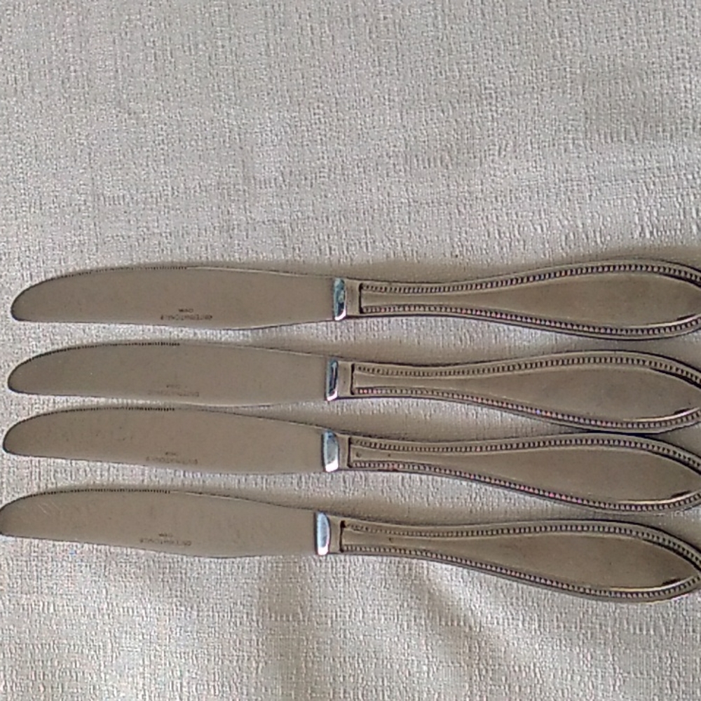 International American Bead stainless steel 5 dinner knives